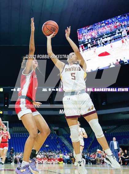 Thumbnail 1 in Fairfield vs. Holliday (UIL 3A Basketball State Final) photogallery.