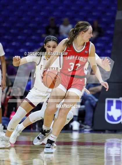 Thumbnail 2 in Fairfield vs. Holliday (UIL 3A Basketball State Final) photogallery.