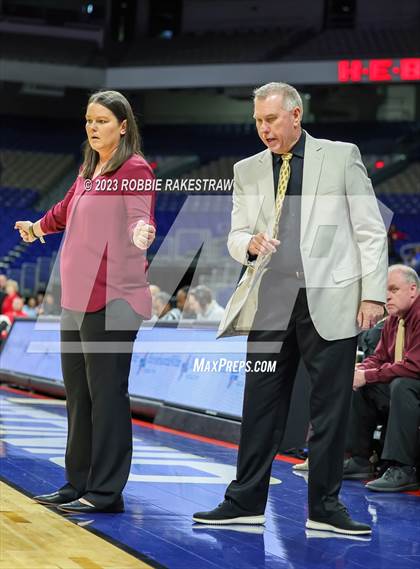 Thumbnail 3 in Fairfield vs. Holliday (UIL 3A Basketball State Final) photogallery.