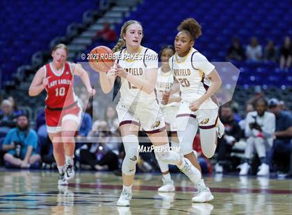 Thumbnail 1 in Fairfield vs. Holliday (UIL 3A Basketball State Final) photogallery.
