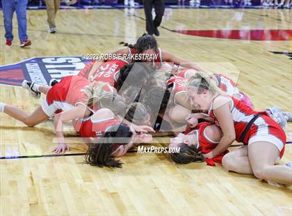 Thumbnail 3 in Fairfield vs. Holliday (UIL 3A Basketball State Final) photogallery.