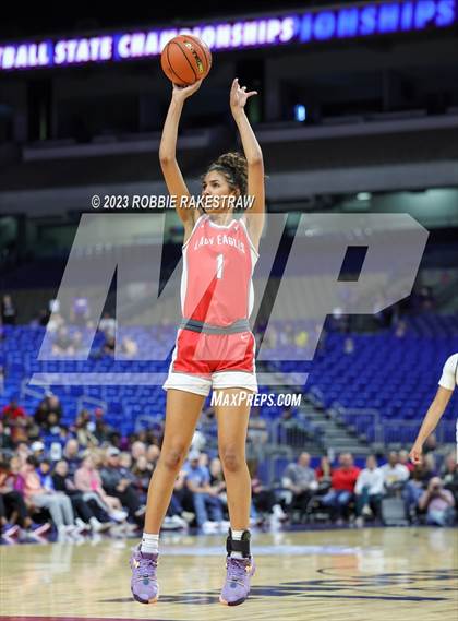 Thumbnail 3 in Fairfield vs. Holliday (UIL 3A Basketball State Final) photogallery.