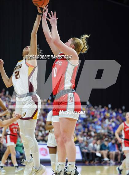 Thumbnail 1 in Fairfield vs. Holliday (UIL 3A Basketball State Final) photogallery.