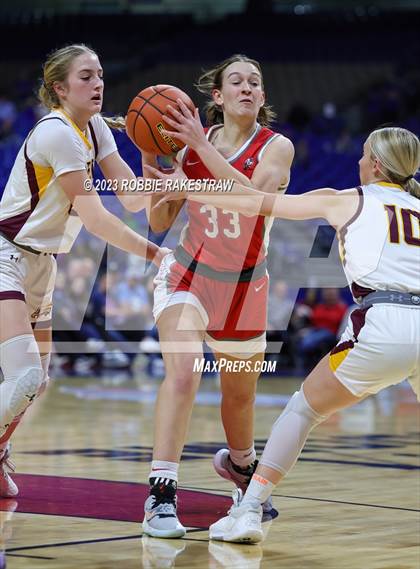 Thumbnail 2 in Fairfield vs. Holliday (UIL 3A Basketball State Final) photogallery.