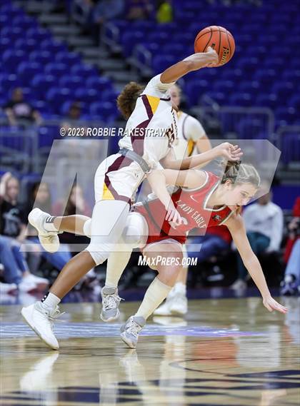 Thumbnail 1 in Fairfield vs. Holliday (UIL 3A Basketball State Final) photogallery.