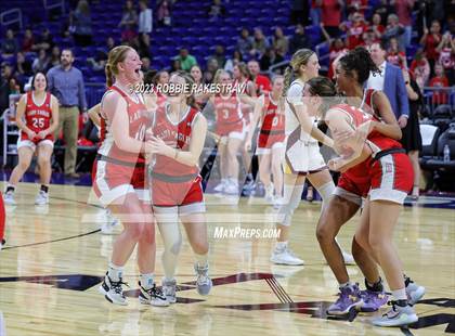 Thumbnail 1 in Fairfield vs. Holliday (UIL 3A Basketball State Final) photogallery.
