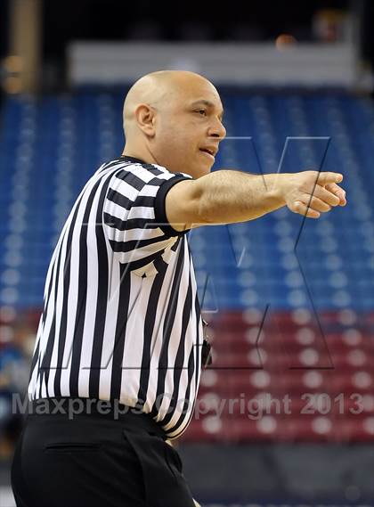 Thumbnail 3 in Serra vs. Salesian (CIF State D4 Final) photogallery.