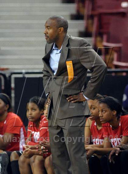 Thumbnail 1 in Serra vs. Salesian (CIF State D4 Final) photogallery.