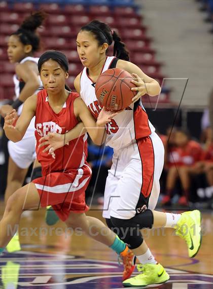 Thumbnail 2 in Serra vs. Salesian (CIF State D4 Final) photogallery.