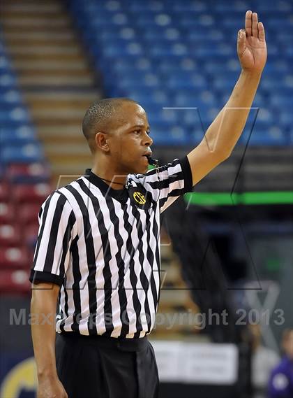 Thumbnail 2 in Serra vs. Salesian (CIF State D4 Final) photogallery.