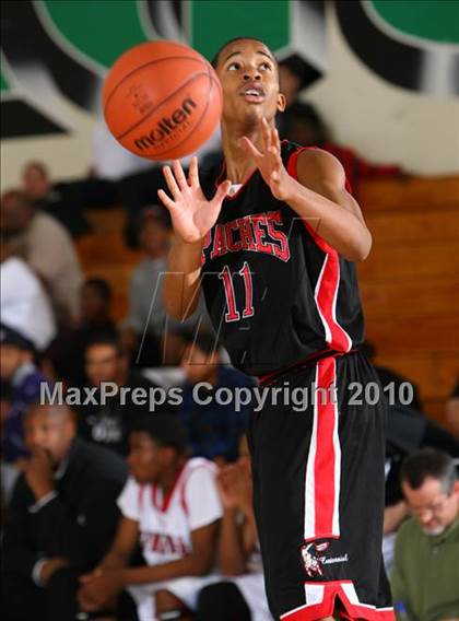 Thumbnail 3 in Etiwanda vs. Centennial (Pangos Dream Classic) photogallery.