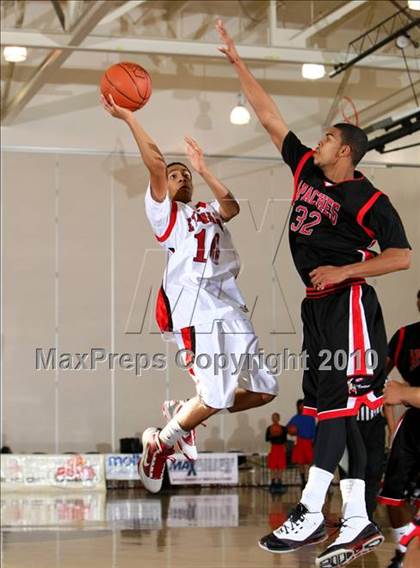 Thumbnail 3 in Etiwanda vs. Centennial (Pangos Dream Classic) photogallery.