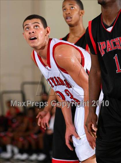 Thumbnail 2 in Etiwanda vs. Centennial (Pangos Dream Classic) photogallery.