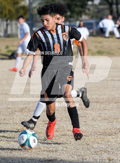 null - Photo 01