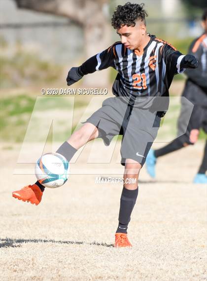 Thumbnail 2 in Globe vs Parker (Bohdie Larson Celebration Classic) photogallery.