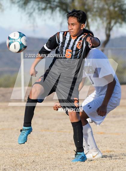 Thumbnail 1 in Globe vs Parker (Bohdie Larson Celebration Classic) photogallery.