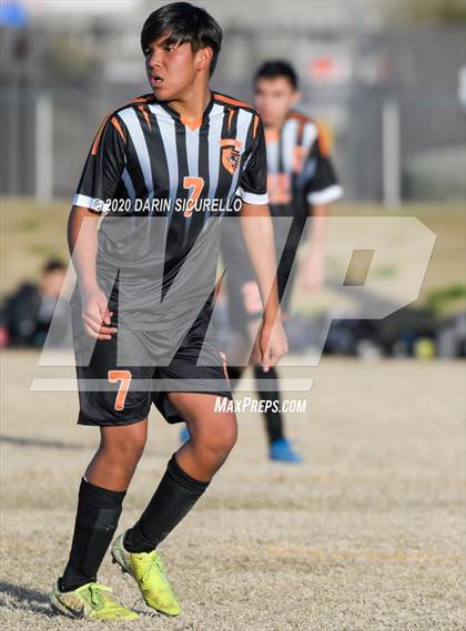Thumbnail 3 in Globe vs Parker (Bohdie Larson Celebration Classic) photogallery.