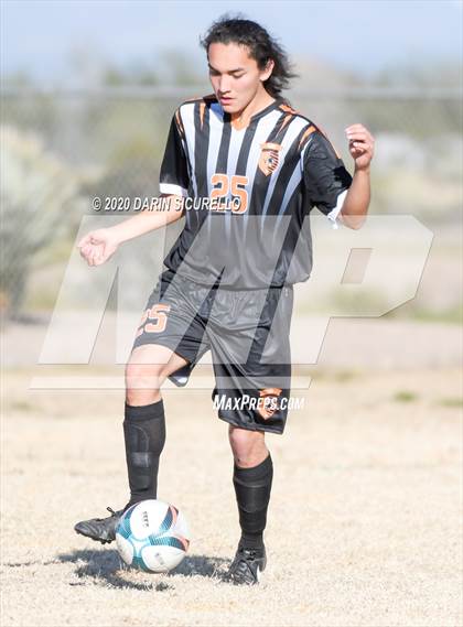 Thumbnail 3 in Globe vs Parker (Bohdie Larson Celebration Classic) photogallery.