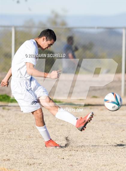 Thumbnail 3 in Globe vs Parker (Bohdie Larson Celebration Classic) photogallery.
