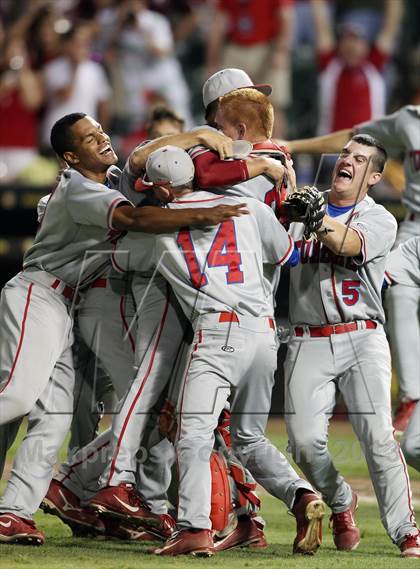 Thumbnail 1 in Foy H. Moody vs. Tomball (UIL 4A Final) photogallery.