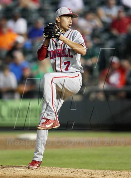 Thumbnail 1 in Foy H. Moody vs. Tomball (UIL 4A Final) photogallery.