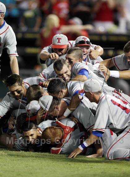 Thumbnail 3 in Foy H. Moody vs. Tomball (UIL 4A Final) photogallery.