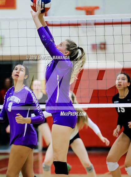 Thumbnail 1 in St. Anthony @ Taft (CIF State D3 Round I Playoff) photogallery.