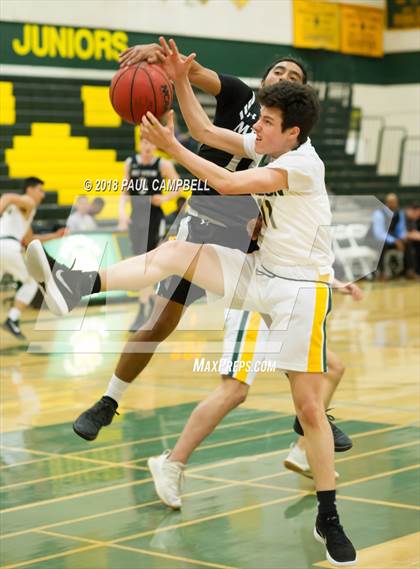 Thumbnail 1 in Mountain View vs Horizon (Horizon Holiday Hoops Tournament) photogallery.