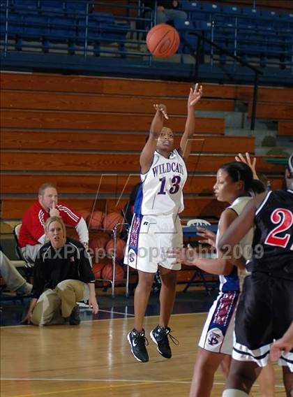 Thumbnail 2 in Franklin-Simpson vs Owensboro (Lady Stars Classic) photogallery.
