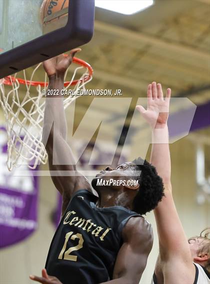 Thumbnail 2 in Central vs. Rossview photogallery.