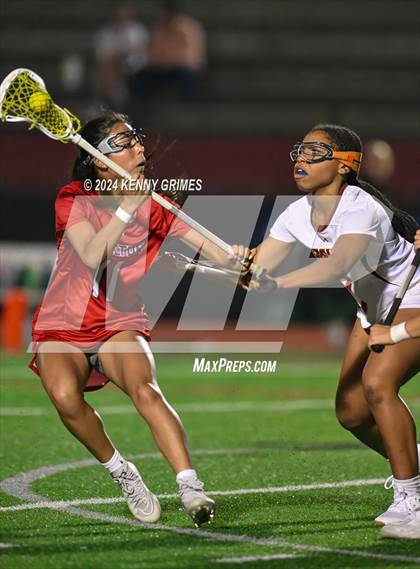 Thumbnail 3 in Milton vs Lassiter photogallery.