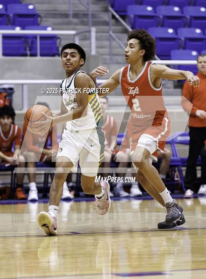 Thumbnail 3 in Taft @ Holmes photogallery.