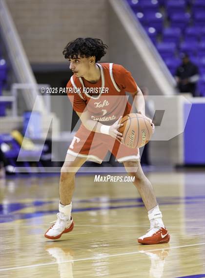 Thumbnail 1 in Taft @ Holmes photogallery.