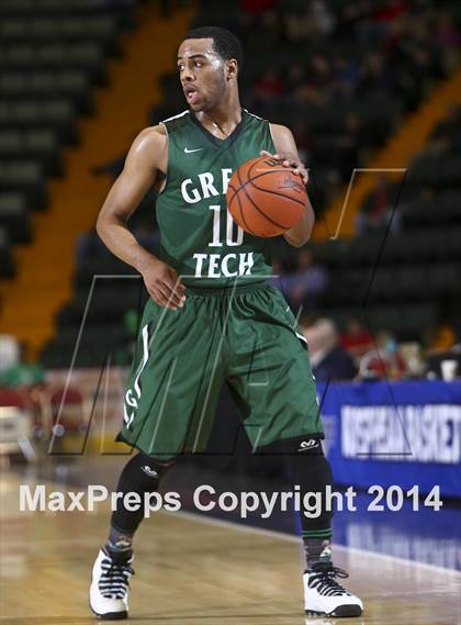 Thumbnail 3 in Brentwood vs. Green Tech (NYSPHSAA Class AA Semifinal) photogallery.