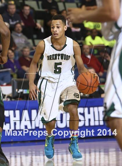 Thumbnail 3 in Brentwood vs. Green Tech (NYSPHSAA Class AA Semifinal) photogallery.