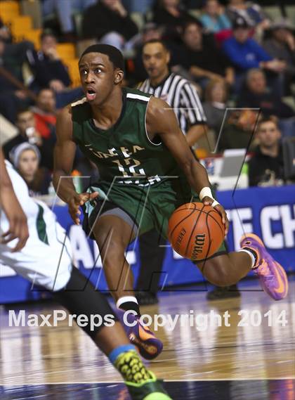 Thumbnail 1 in Brentwood vs. Green Tech (NYSPHSAA Class AA Semifinal) photogallery.
