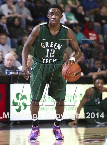 Thumbnail 2 in Brentwood vs. Green Tech (NYSPHSAA Class AA Semifinal) photogallery.