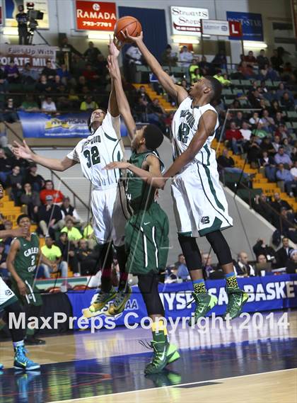 Thumbnail 2 in Brentwood vs. Green Tech (NYSPHSAA Class AA Semifinal) photogallery.