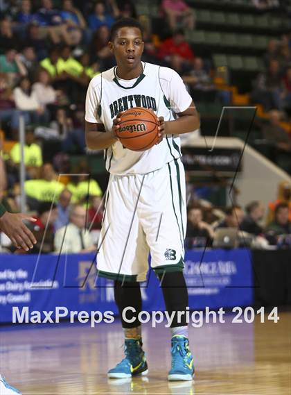 Thumbnail 3 in Brentwood vs. Green Tech (NYSPHSAA Class AA Semifinal) photogallery.