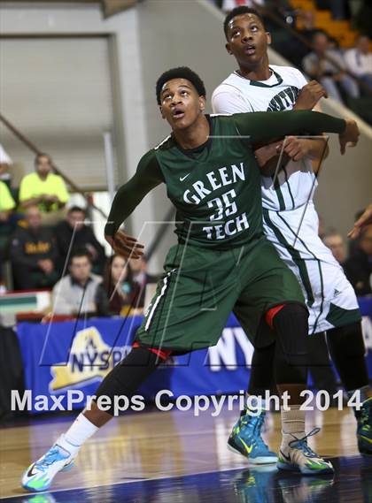 Thumbnail 2 in Brentwood vs. Green Tech (NYSPHSAA Class AA Semifinal) photogallery.