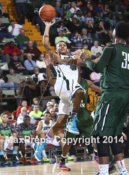 Thumbnail 3 in Brentwood vs. Green Tech (NYSPHSAA Class AA Semifinal) photogallery.