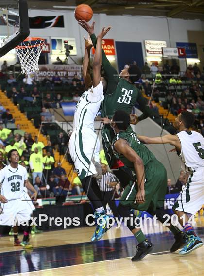 Thumbnail 3 in Brentwood vs. Green Tech (NYSPHSAA Class AA Semifinal) photogallery.