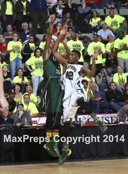 Thumbnail 2 in Brentwood vs. Green Tech (NYSPHSAA Class AA Semifinal) photogallery.