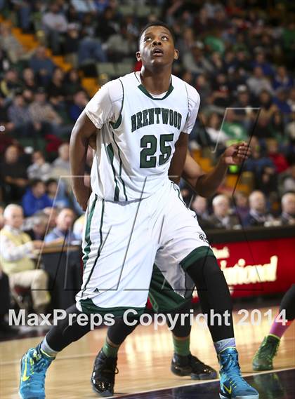 Thumbnail 3 in Brentwood vs. Green Tech (NYSPHSAA Class AA Semifinal) photogallery.