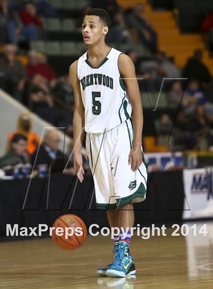 Thumbnail 1 in Brentwood vs. Green Tech (NYSPHSAA Class AA Semifinal) photogallery.