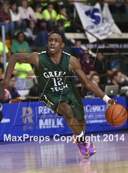 Thumbnail 2 in Brentwood vs. Green Tech (NYSPHSAA Class AA Semifinal) photogallery.