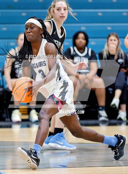 Thumbnail 2 in Helena vs Northridge (Jaguar Thanksgiving Jam) photogallery.