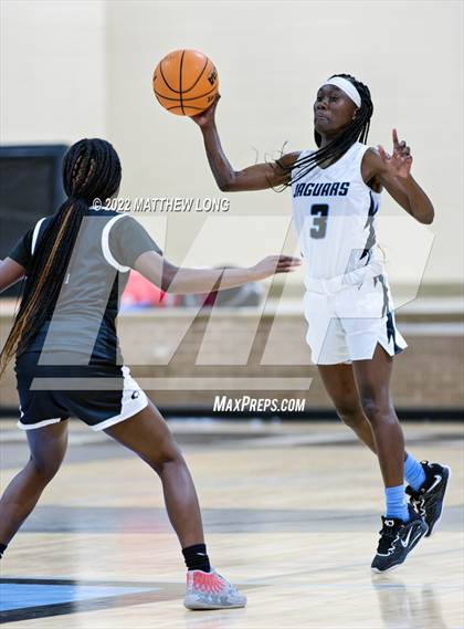 Thumbnail 1 in Helena vs Northridge (Jaguar Thanksgiving Jam) photogallery.