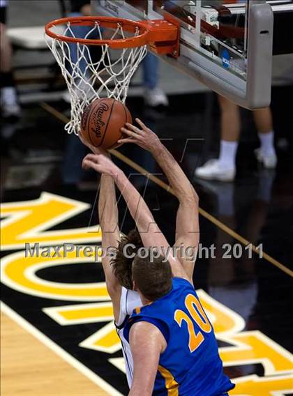 Thumbnail 1 in Ryle vs. Newport Central Catholic (KHSAA Ninth Region Semifinal) photogallery.