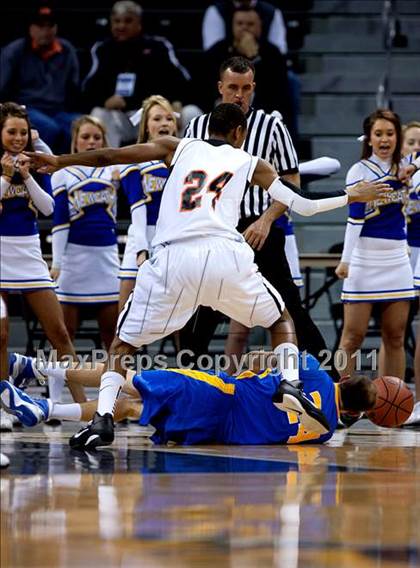 Thumbnail 3 in Ryle vs. Newport Central Catholic (KHSAA Ninth Region Semifinal) photogallery.